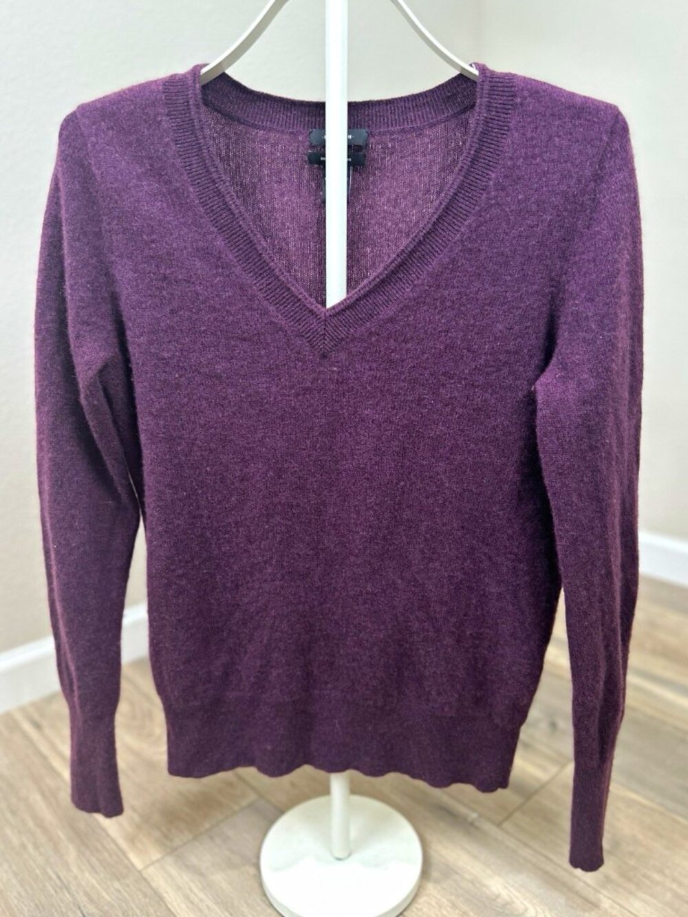 Halogen Women’s M Purple 100% Cashmere V-Neck Sweater
